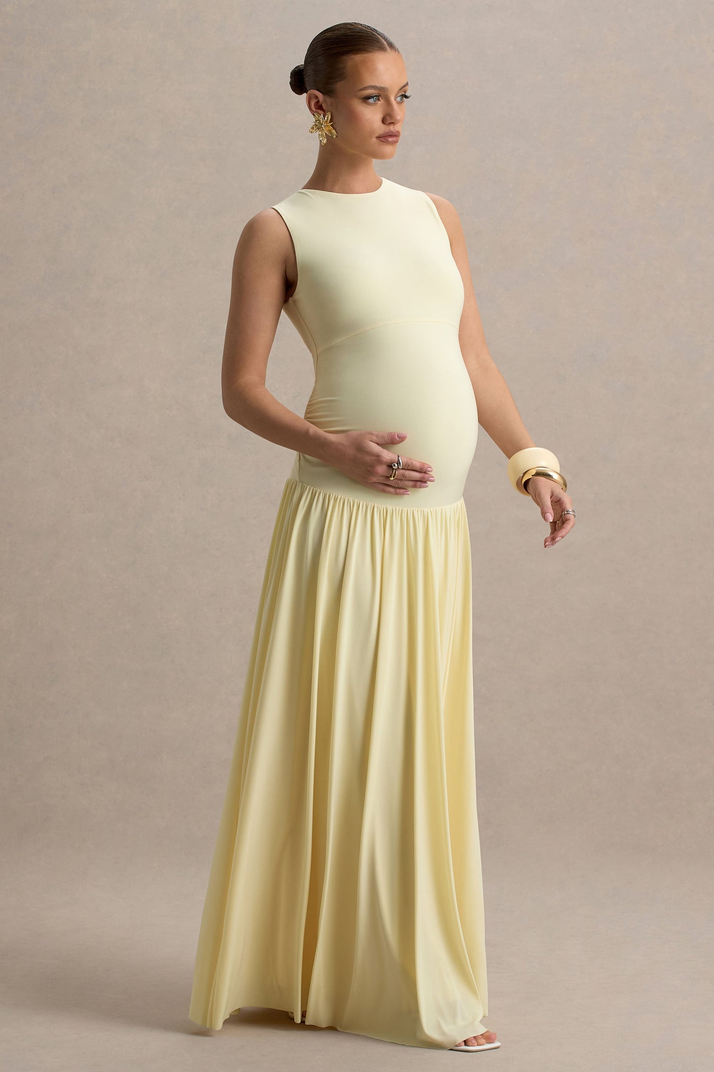 Outline | Lemon Crew-Neck Maternity Maxi Dress With Pleated Skirt