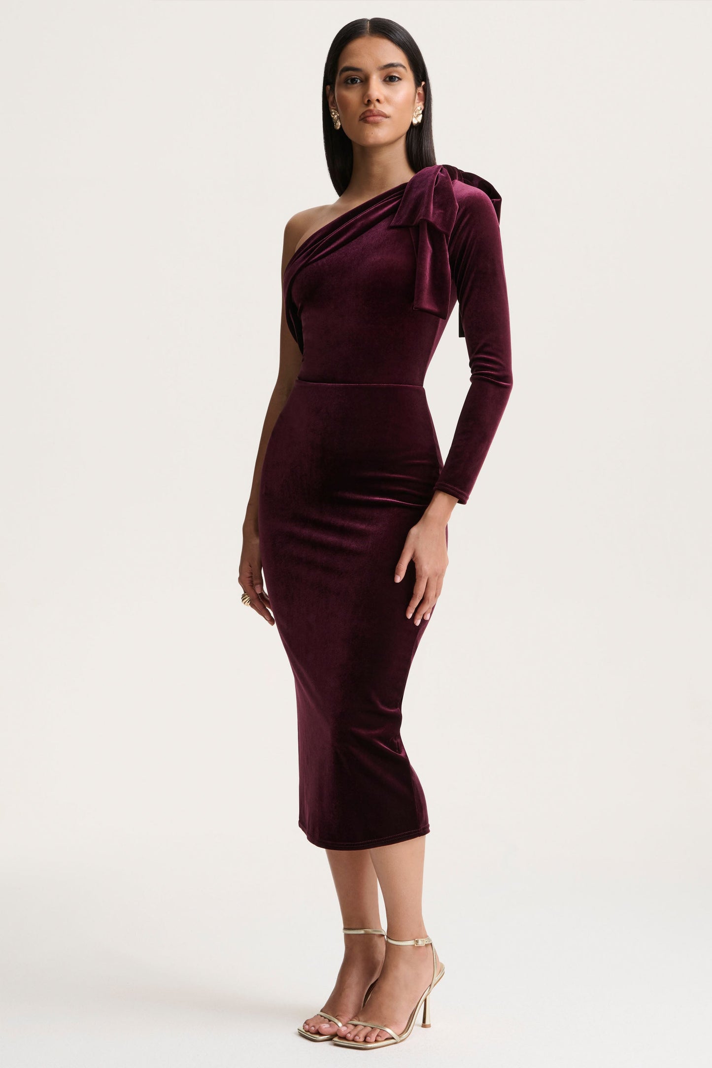 Vespera | Burgundy Velvet Asymmetric Neck Midi Dress With Bow Detail