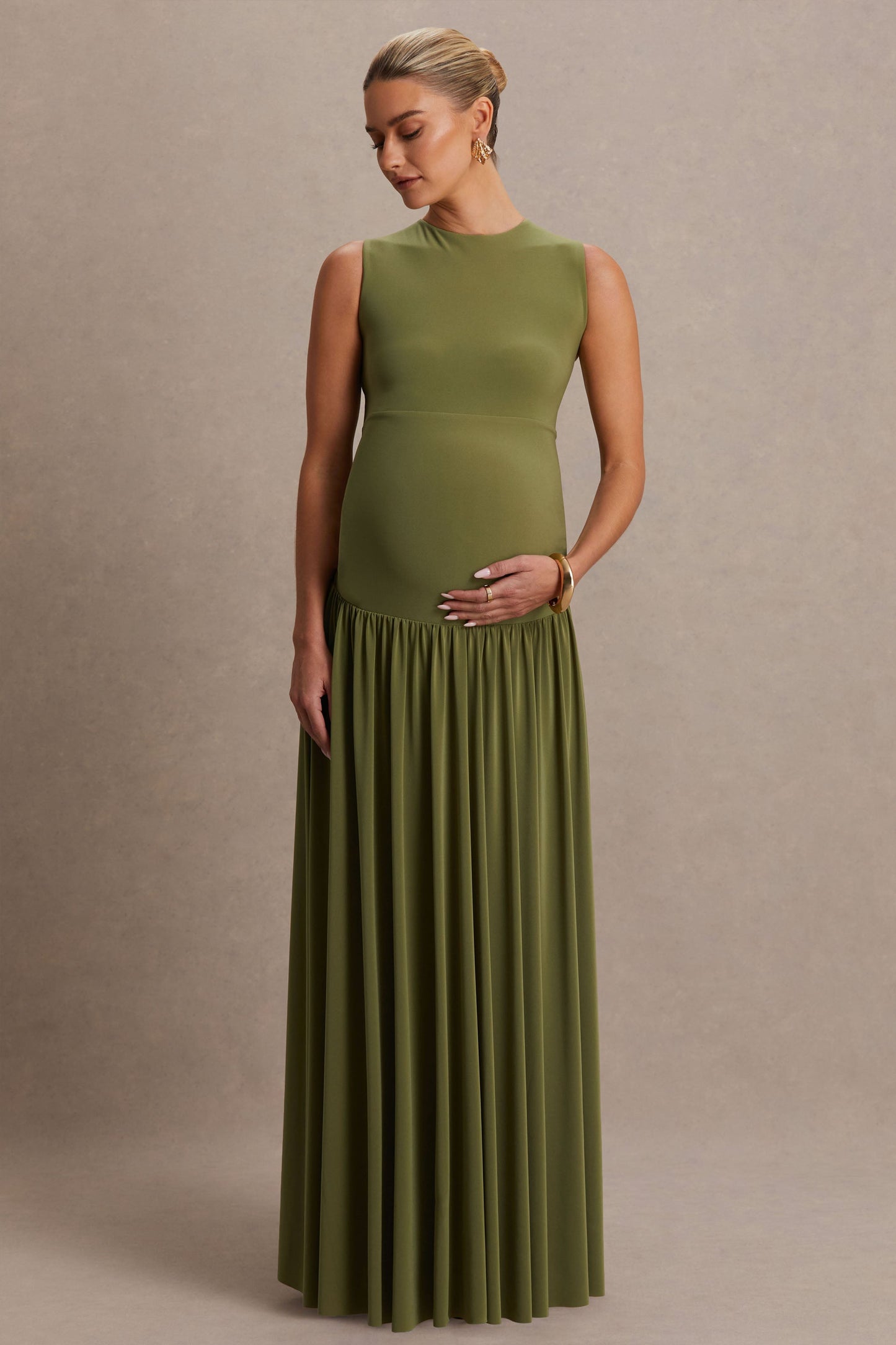 Outline | Olive Crew-Neck Maternity Maxi Dress With Pleated Skirt