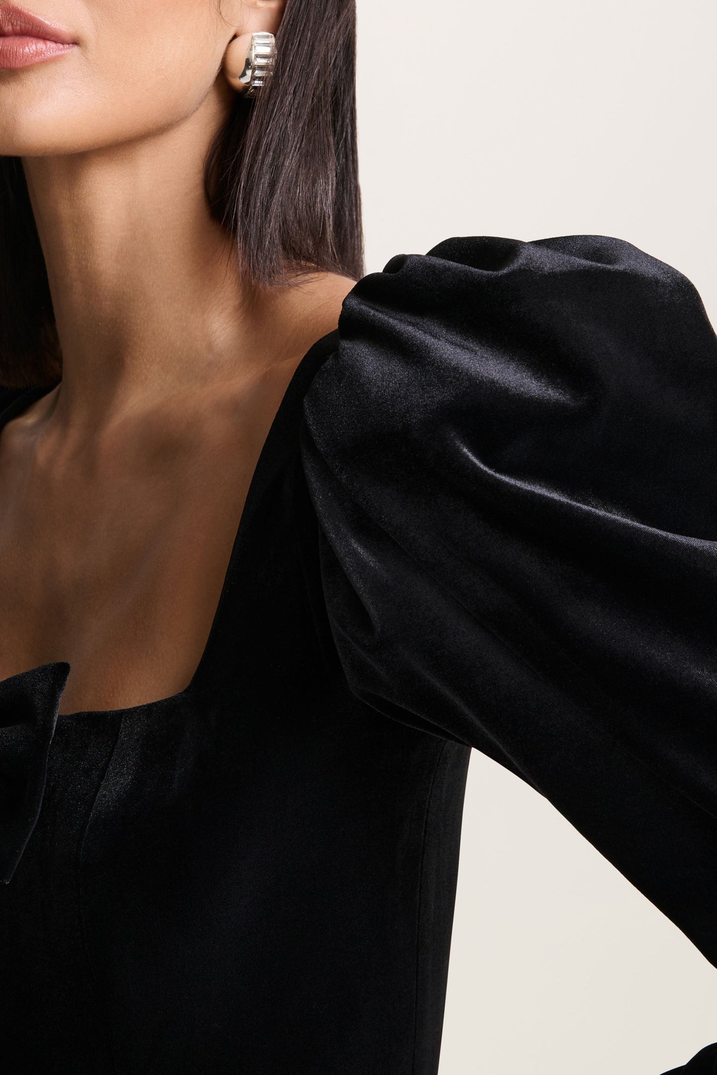 Suzu | Black Velvet Puff-Sleeve Top With Bows