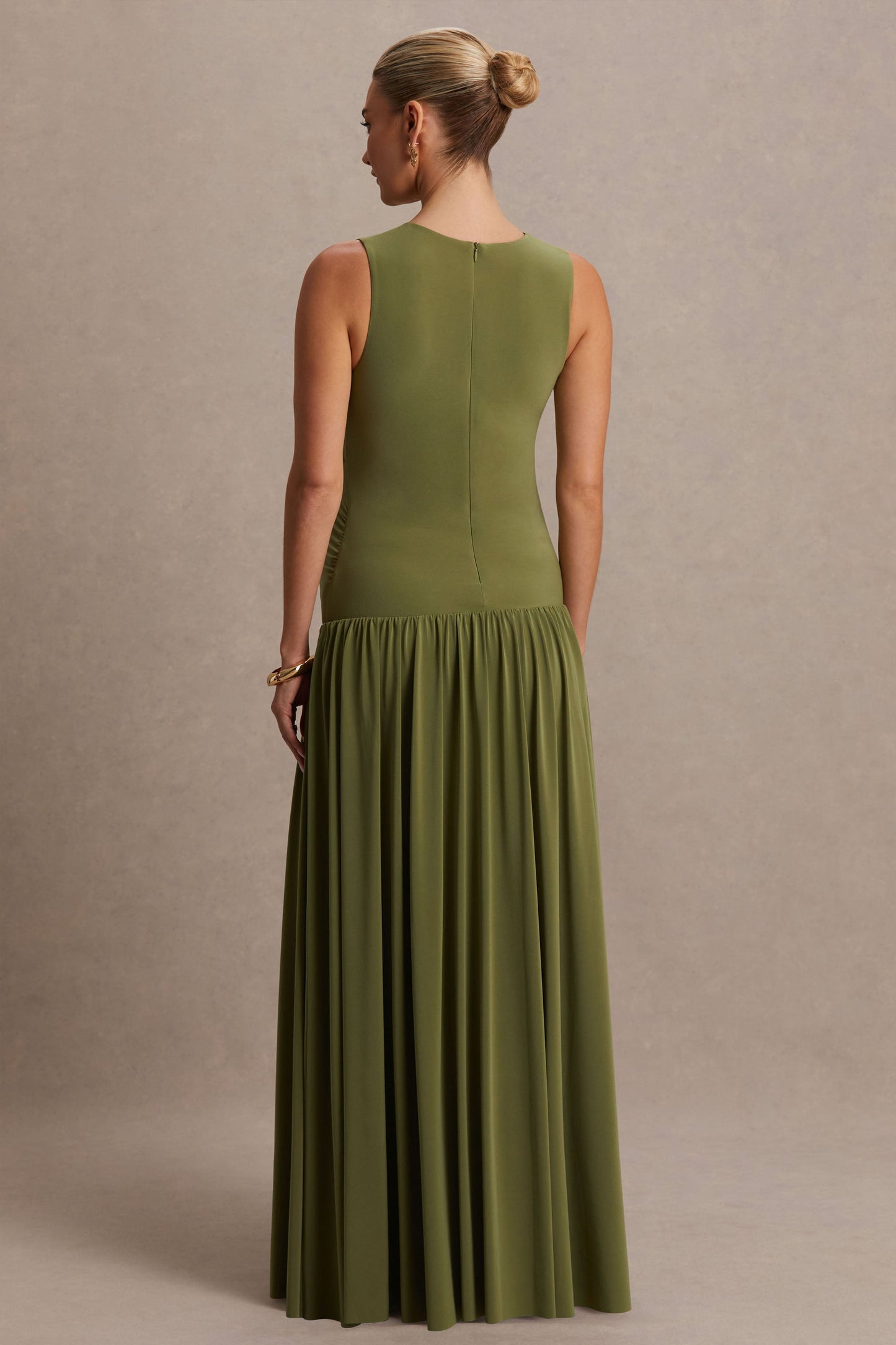 Outline | Olive Crew-Neck Maternity Maxi Dress With Pleated Skirt