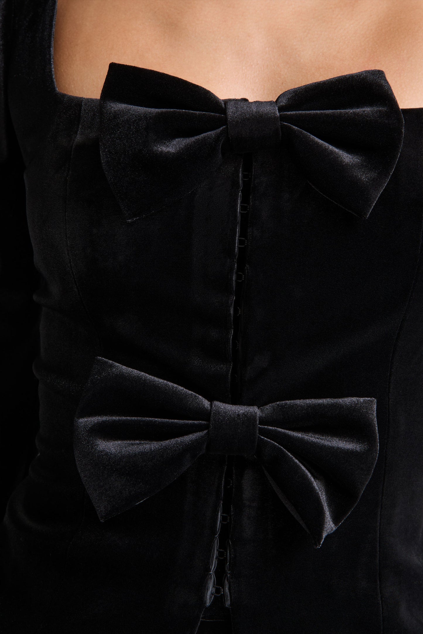 Suzu | Black Velvet Puff-Sleeve Top With Bows